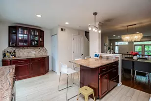 1139 W Roscoe St, Chicago, IL 60657 - Photo 9