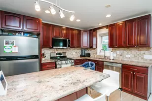 1139 W Roscoe St, Chicago, IL 60657 - Photo 7