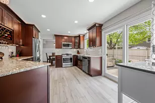1631 Terri Cir, Naperville, IL 60563 - Photo 9