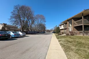 565 Somerset Ln, Crystal Lake, IL 60014 - Photo 13