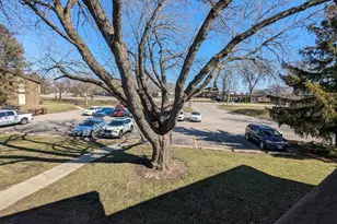 565 Somerset Ln, Crystal Lake, IL 60014 - Photo 15