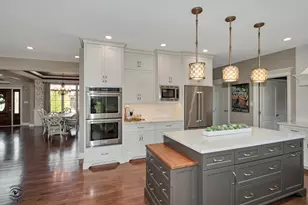 10829 Warwick Ln, Orland Park, IL 60462 - Photo 5