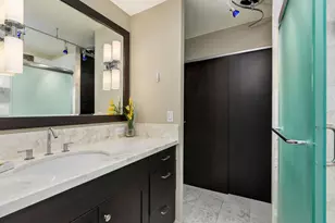 1030 N State St, Chicago, IL 60610 - Photo 19