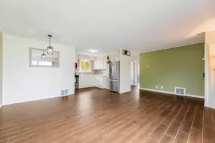 812 Kenilworth Ave, Joliet, IL 60435 - Photo 5