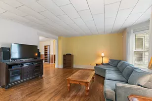 922 Douglas Ave, Aurora, IL 60505 - Photo 5