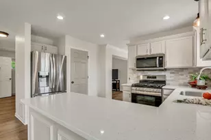 1263 E Essex Ct, Round Lake Beach, IL 60073 - Photo 15