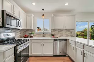 1263 E Essex Ct, Round Lake Beach, IL 60073 - Photo 13