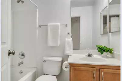 1263 E Essex Court, Round Lake Beach, IL 60073 - Photo 29