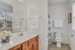 1263 E Essex Ct, Round Lake Beach, IL 60073 - Photo 25