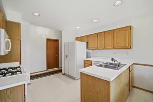 3118 Woodland Dr, Zion, IL 60099 - Photo 5
