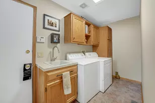2254 Tamarack Dr, Downers Grove, IL 60515 - Photo 15