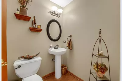2254 Tamarack Drive, Downers Grove, IL 60515 - Photo 13