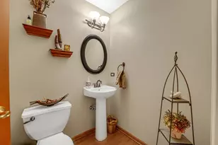 2254 Tamarack Dr, Downers Grove, IL 60515 - Photo 13