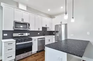 6520 S Minerva Ave, Chicago, IL 60637 - Photo 3