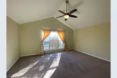 2162 Yale Circle, Hoffman Estates, IL 60192 - Photo 7