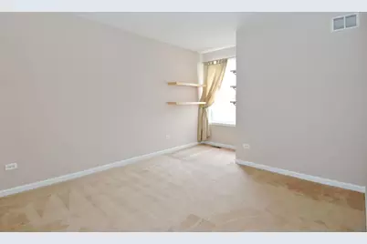 2162 Yale Circle, Hoffman Estates, IL 60192 - Photo 9