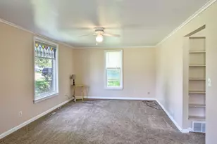 315 N 4th St, Chatsworth, IL 60921 - Photo 9