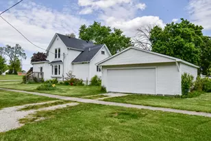 315 N 4th St, Chatsworth, IL 60921 - Photo 3