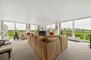 601 E 32nd St, Chicago, IL 60616 - Photo 5