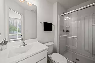 2325 Venture Dr, Schaumburg, IL 60173 - Photo 11
