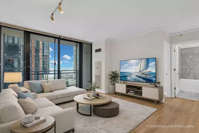 201 N Westshore Drive #1006, Chicago, IL 60601 - Photo 7