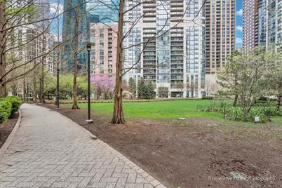 201 N Westshore Drive #1006, Chicago, IL 60601 - Photo 23