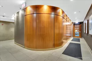 201 N Westshore Dr, Chicago, IL 60601 - Photo 3