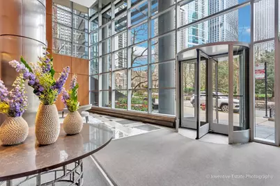 201 N Westshore Drive #1006, Chicago, IL 60601 - Photo 3