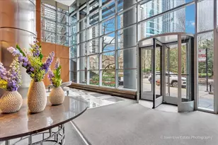 201 N Westshore Dr, Chicago, IL 60601 - Photo 3