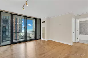 201 N Westshore Dr, Chicago, IL 60601 - Photo 9