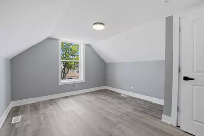 8641 S Kingston Avenue, Chicago, IL 60617 - Photo 13