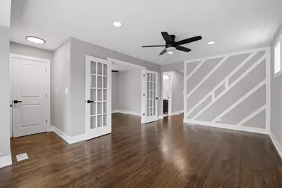 8641 S Kingston Avenue, Chicago, IL 60617 - Photo 3