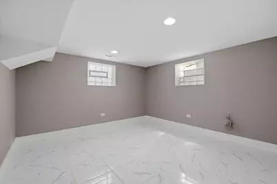 8641 S Kingston Avenue, Chicago, IL 60617 - Photo 23