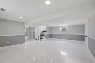 8641 S Kingston Ave, Chicago, IL 60617 - Photo 19