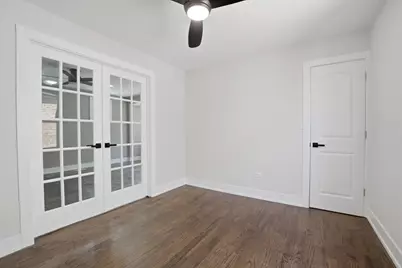 8641 S Kingston Avenue, Chicago, IL 60617 - Photo 9