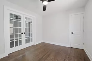 8641 S Kingston Ave, Chicago, IL 60617 - Photo 9