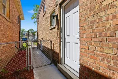 8641 S Kingston Avenue, Chicago, IL 60617 - Photo 25