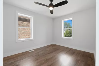 8641 S Kingston Avenue, Chicago, IL 60617 - Photo 11