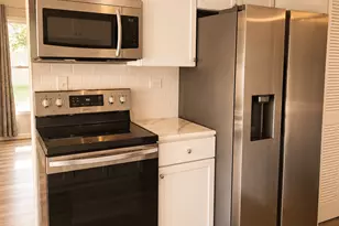 639 Shaw Ct, Schaumburg, IL 60194 - Photo 7
