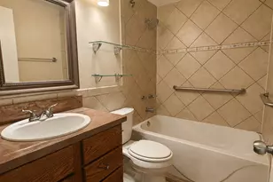 639 Shaw Ct, Schaumburg, IL 60194 - Photo 9