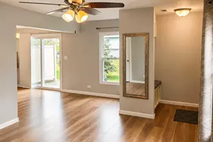 639 Shaw Ct, Schaumburg, IL 60194 - Photo 5