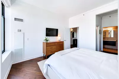 340 W Superior Street #1501, Chicago, IL 60654 - Photo 9