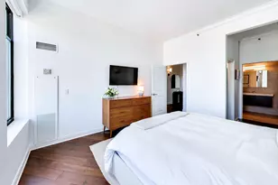 340 W Superior St, Chicago, IL 60654 - Photo 9