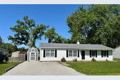 805 N Reel Street, Salem, IL 62881 - Photo 1