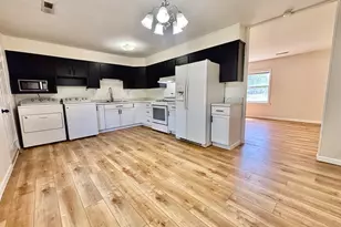 805 N Reel St, Salem, IL 62881 - Photo 5