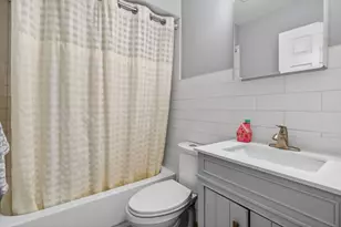 8659 W Foster Ave, Chicago, IL 60656 - Photo 13