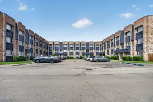8659 W Foster Ave, Chicago, IL 60656 - Photo 1