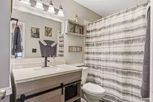 1041 Fulton Dr, Streamwood, IL 60107 - Photo 23