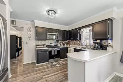 1041 Fulton Drive, Streamwood, IL 60107 - Photo 9