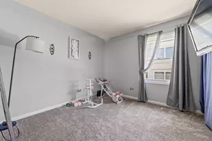 1041 Fulton Dr, Streamwood, IL 60107 - Photo 21